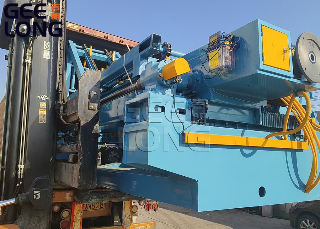 9ft face back spindleless veneer peeling machine exported to Indonesia